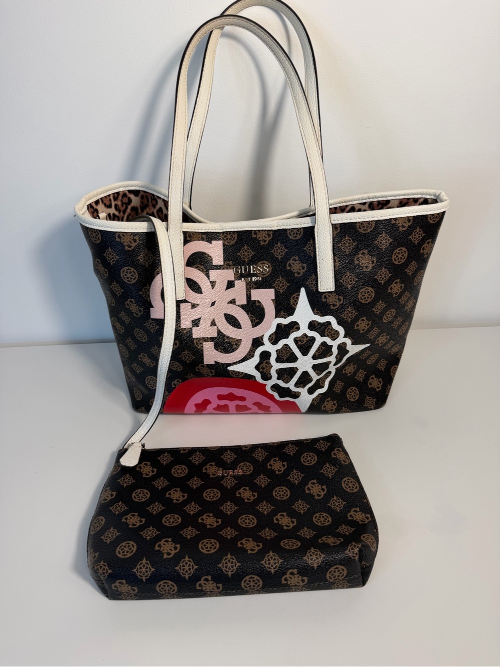 GUESS White-Trim Brown Logo Tote Pink Accent graphics leopard lining w pouch